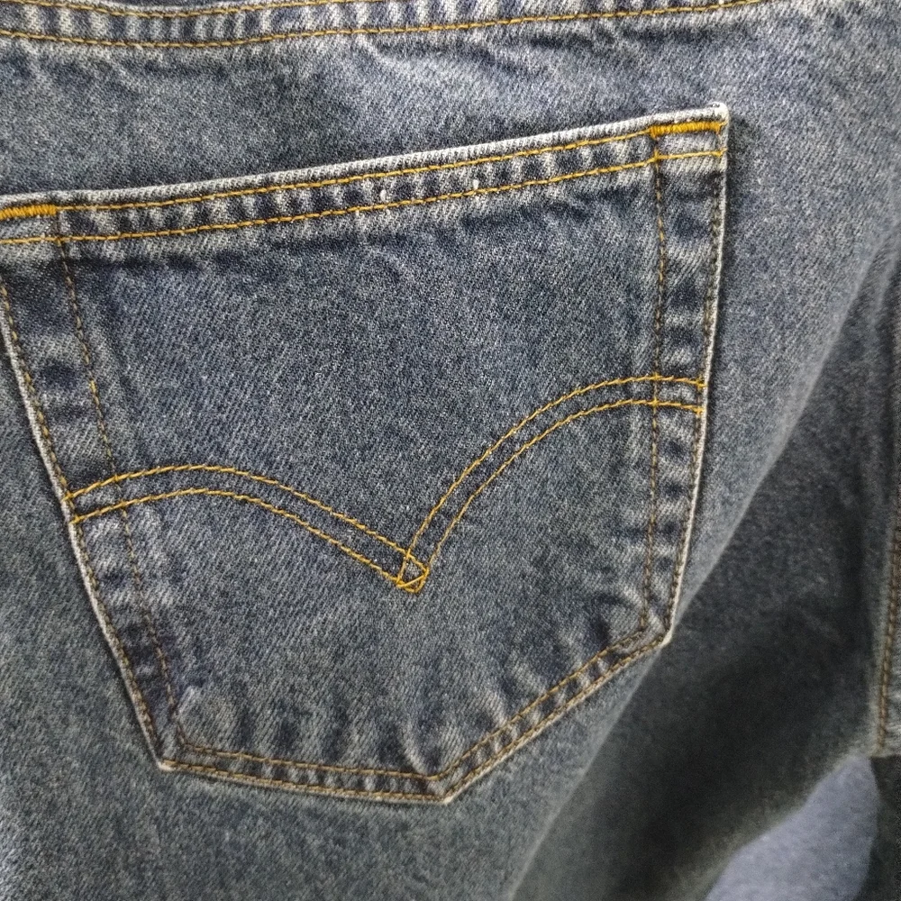 Levis excellent no